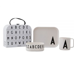 Personalizējams trauku komplekts Design Letters