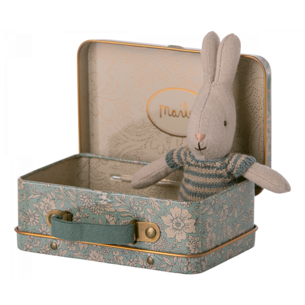 Zaķis koferī Stripes Micro Blue Maileg